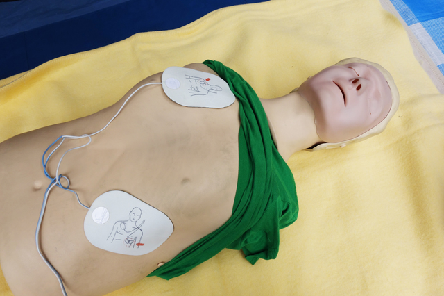 AEDの簡単な初歩や基本的な使い方・利用方法・仕様方法・やり方